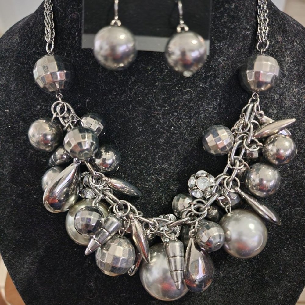 Nwot Bold Silverish Statement N/E Set - image 2